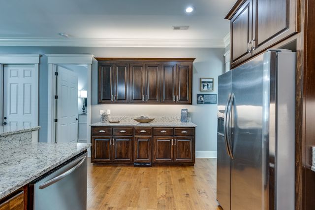 105 Andrews Dr, Loretto, TN 38469