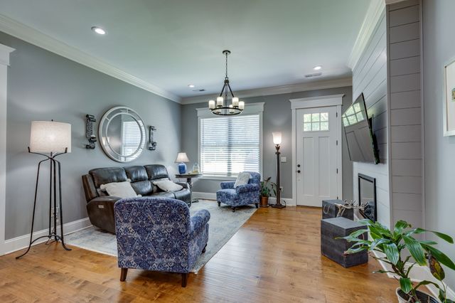 105 Andrews Dr, Loretto, TN 38469