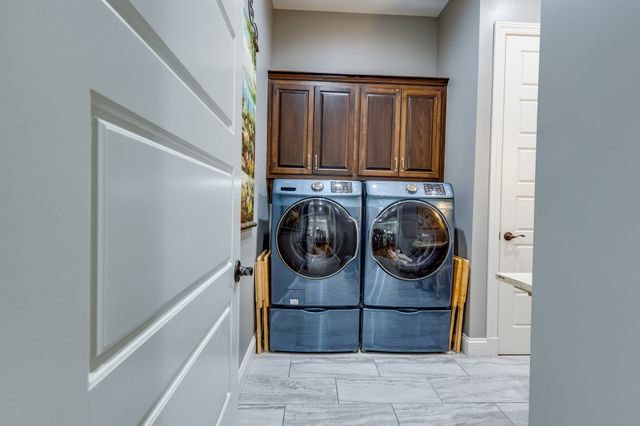 105 Andrews Dr, Loretto, TN 38469
