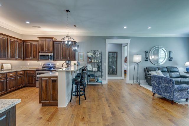 105 Andrews Dr, Loretto, TN 38469