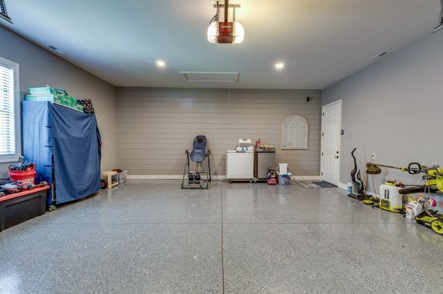 105 Andrews Dr, Loretto, TN 38469