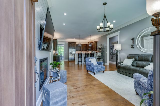 105 Andrews Dr, Loretto, TN 38469