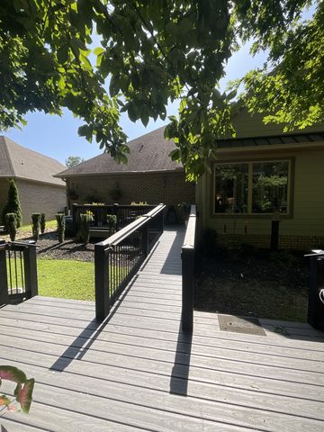 105 Andrews Dr, Loretto, TN 38469