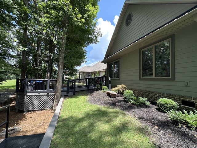 105 Andrews Dr, Loretto, TN 38469