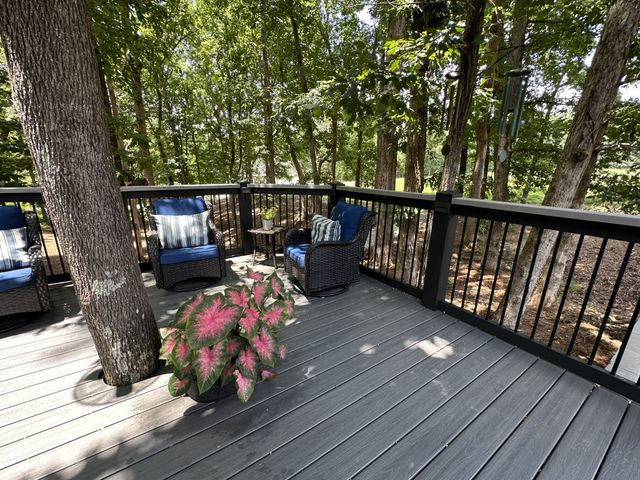 105 Andrews Dr, Loretto, TN 38469