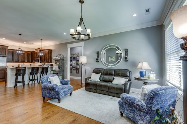 105 Andrews Dr, Loretto, TN 38469