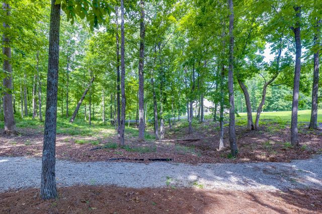 105 Andrews Dr, Loretto, TN 38469