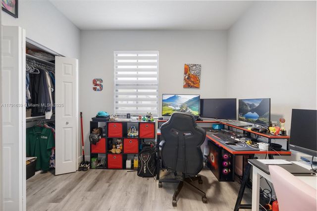 3289 W 106th Ter, Hialeah, FL 33018