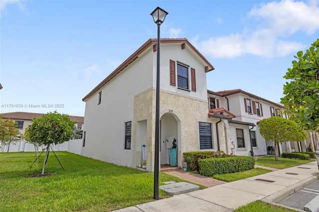 3289 W 106th Ter, Hialeah, FL 33018