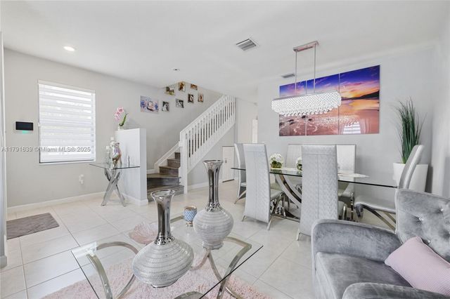3289 W 106th Ter, Hialeah, FL 33018