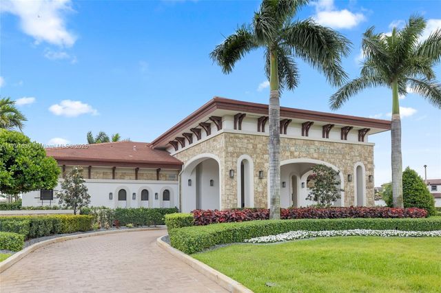 3289 W 106th Ter, Hialeah, FL 33018