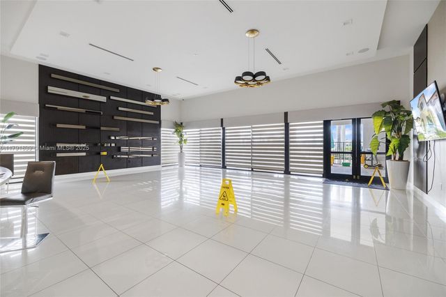 3289 W 106th Ter, Hialeah, FL 33018