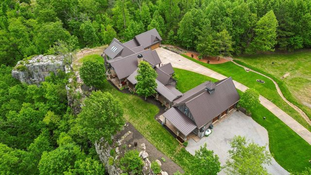 6835 Jasper Highlands Boulevard, Jasper, TN 37347