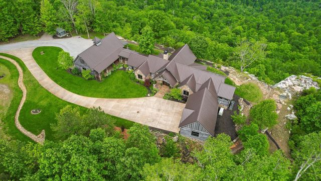 6835 Jasper Highlands Boulevard, Jasper, TN 37347