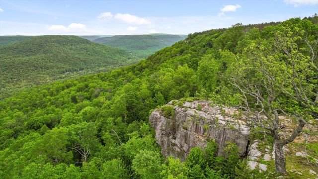 6835 Jasper Highlands Boulevard, Jasper, TN 37347