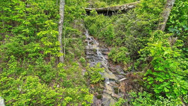 6835 Jasper Highlands Boulevard, Jasper, TN 37347