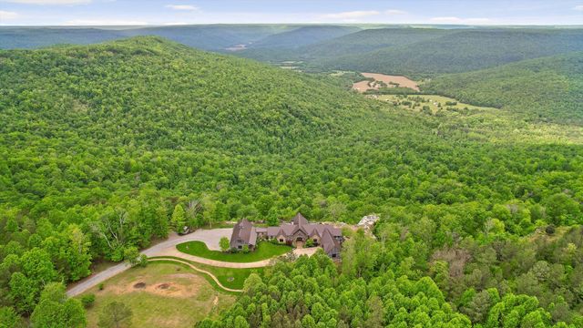 6835 Jasper Highlands Boulevard, Jasper, TN 37347