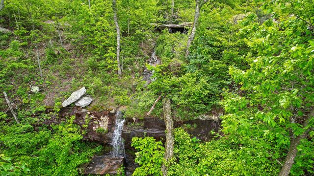 6835 Jasper Highlands Boulevard, Jasper, TN 37347