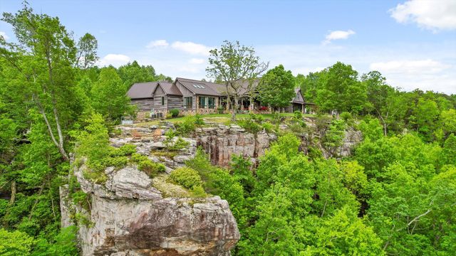 6835 Jasper Highlands Boulevard, Jasper, TN 37347