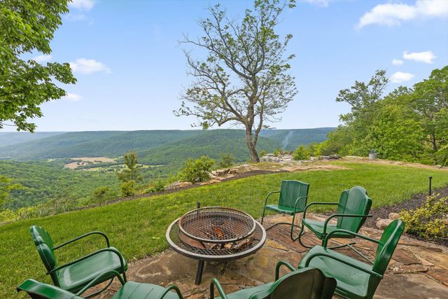 6835 Jasper Highlands Boulevard, Jasper, TN 37347