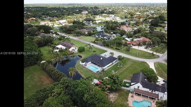 11701 SW 21st Ct, Davie, FL 33325