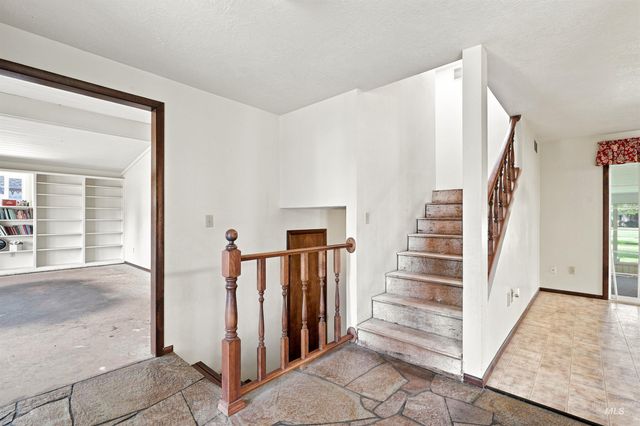 1237 E Cerramar Ct, Eagle, ID 83616