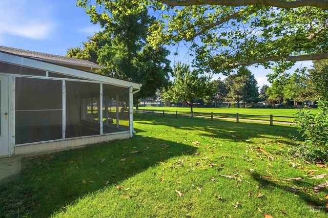 1237 E Cerramar Ct, Eagle, ID 83616