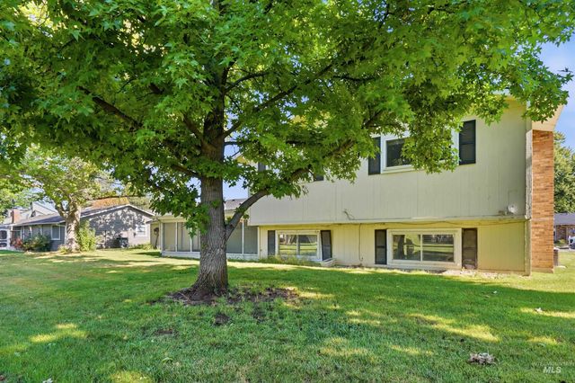 1237 E Cerramar Ct, Eagle, ID 83616
