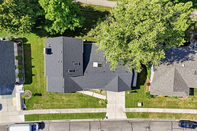 1237 E Cerramar Ct, Eagle, ID 83616