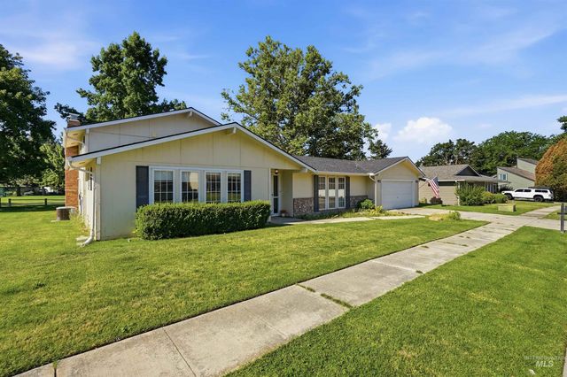 1237 E Cerramar Ct, Eagle, ID 83616