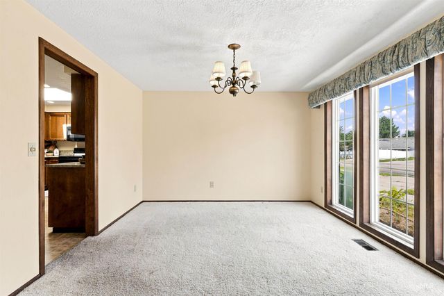 1237 E Cerramar Ct, Eagle, ID 83616