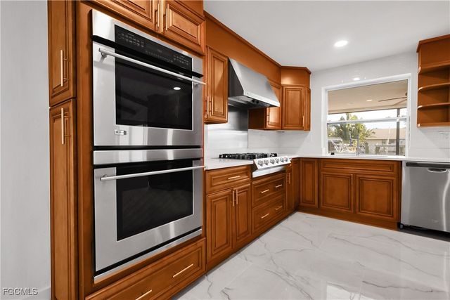 2210 Isle Of Pines AVE E, Fort Myers, FL 33905