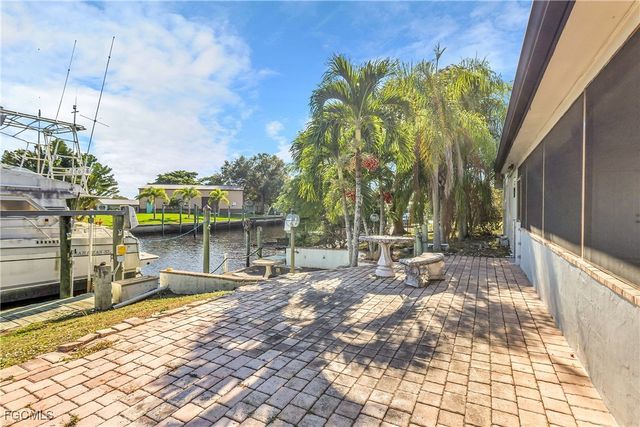 2210 Isle Of Pines AVE E, Fort Myers, FL 33905