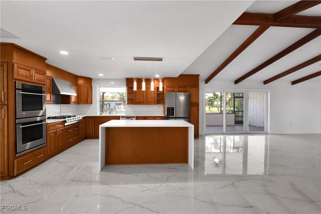 2210 Isle Of Pines AVE E, Fort Myers, FL 33905