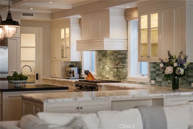 413 7th, Manhattan Beach, CA 90266