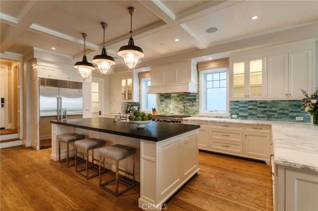 413 7th, Manhattan Beach, CA 90266