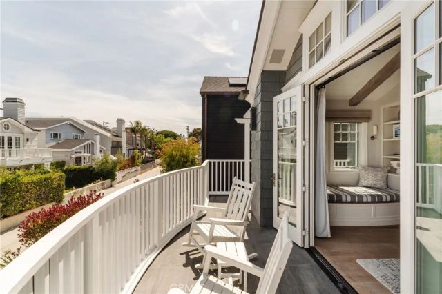 413 7th, Manhattan Beach, CA 90266