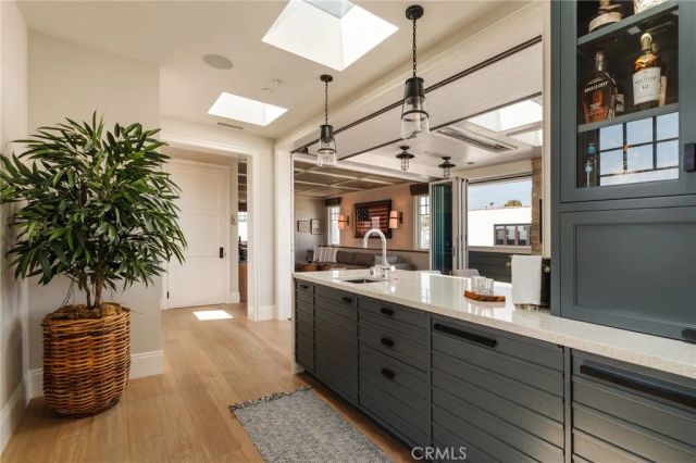 413 7th, Manhattan Beach, CA 90266