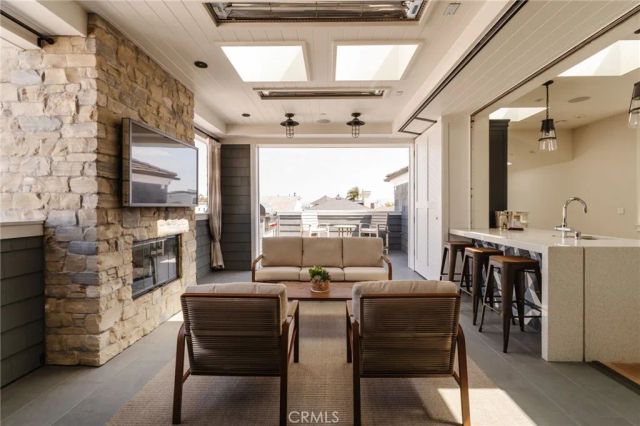 413 7th, Manhattan Beach, CA 90266
