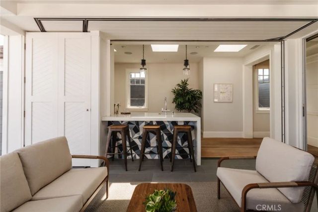 413 7th, Manhattan Beach, CA 90266