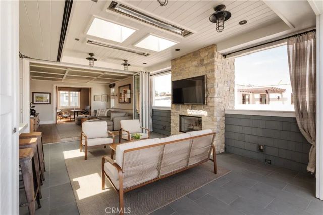 413 7th, Manhattan Beach, CA 90266