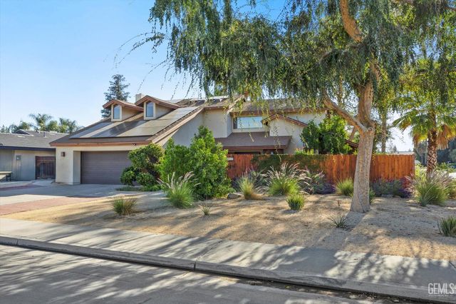 1912 Glenbrea Court, Bakersfield, CA 93309