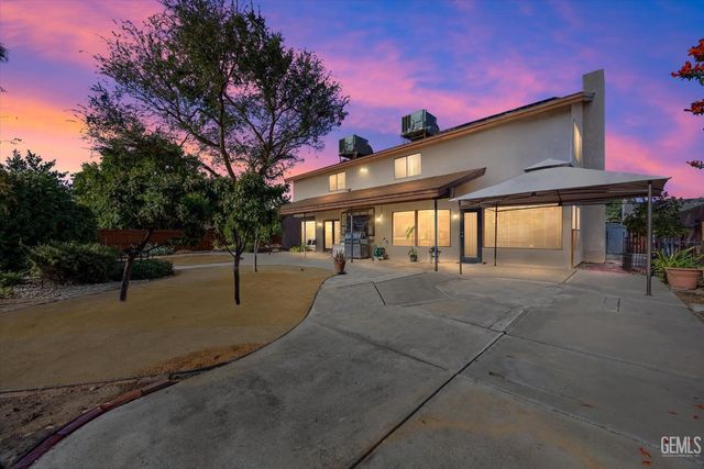 1912 Glenbrea Court, Bakersfield, CA 93309