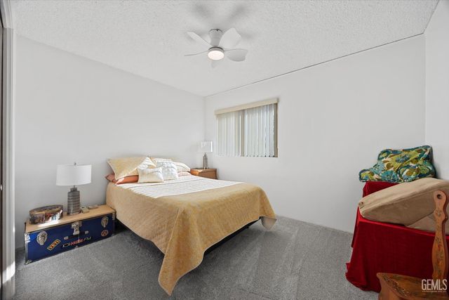 1912 Glenbrea Court, Bakersfield, CA 93309