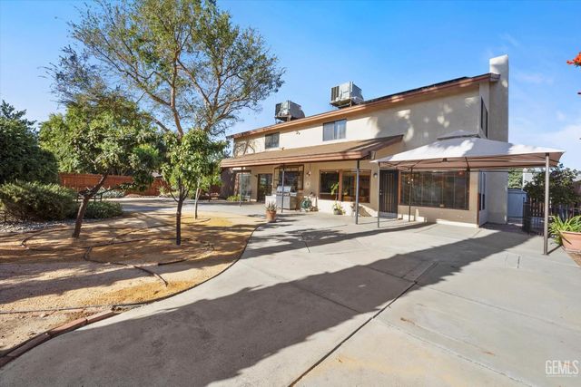 1912 Glenbrea Court, Bakersfield, CA 93309