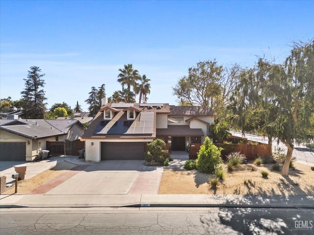 1912 Glenbrea Court, Bakersfield, CA 93309