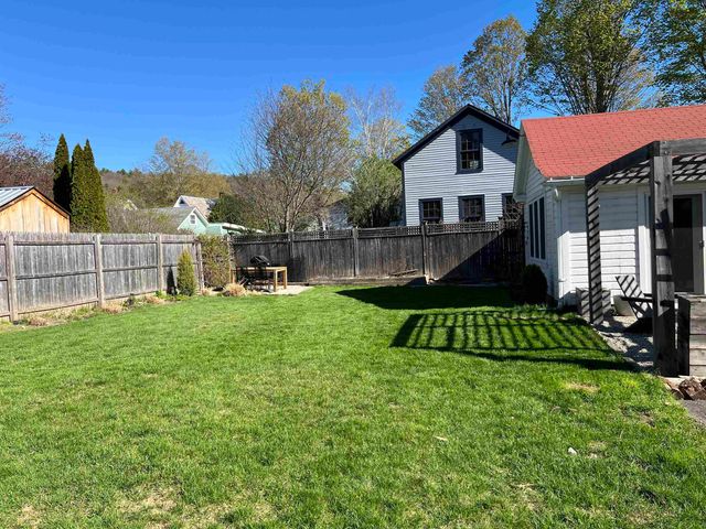 44 Cedar Street, Brattleboro, VT 05301
