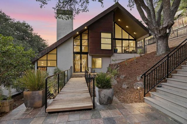 217 Mistletoe Road, Los Gatos, CA 95032