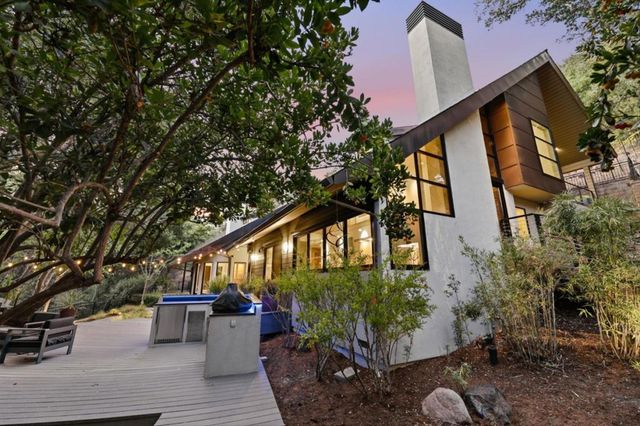 217 Mistletoe Road, Los Gatos, CA 95032