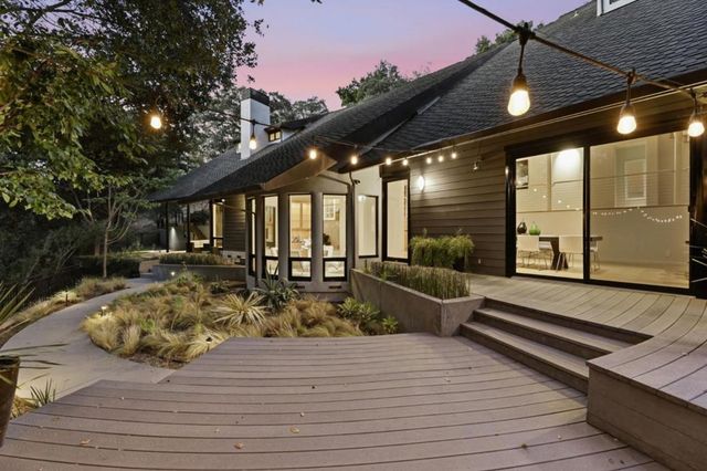 217 Mistletoe Road, Los Gatos, CA 95032